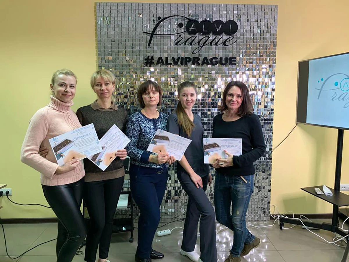 Warum muss eine Kosmetikerin im Sommer Bildungsaktivitäten organisieren?