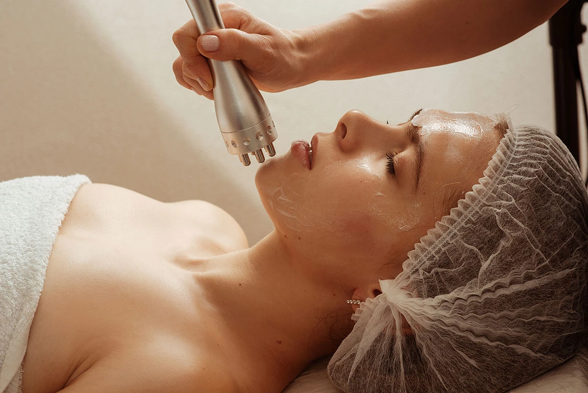 Beliebte apparative Methoden für empfindliche Haut