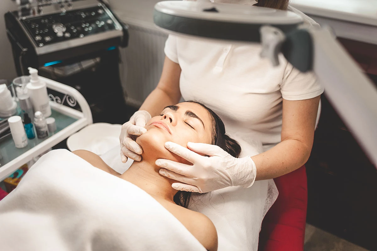 Reduzierung der Pigmentierung und Verbesserung des Hauttons