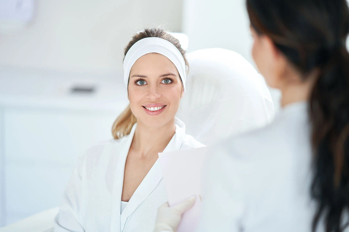 Wie man den fahlen Teint der Haut in der kalten Jahreszeit loswird